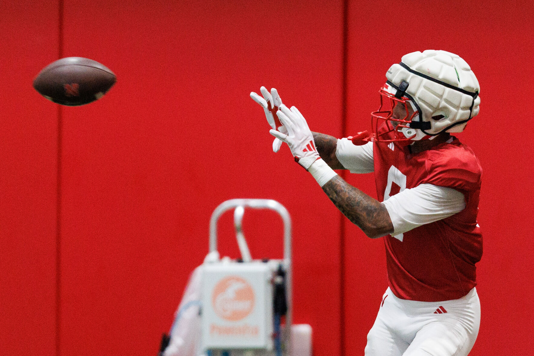 081225-owh-spo-huskerfb-07.JPG